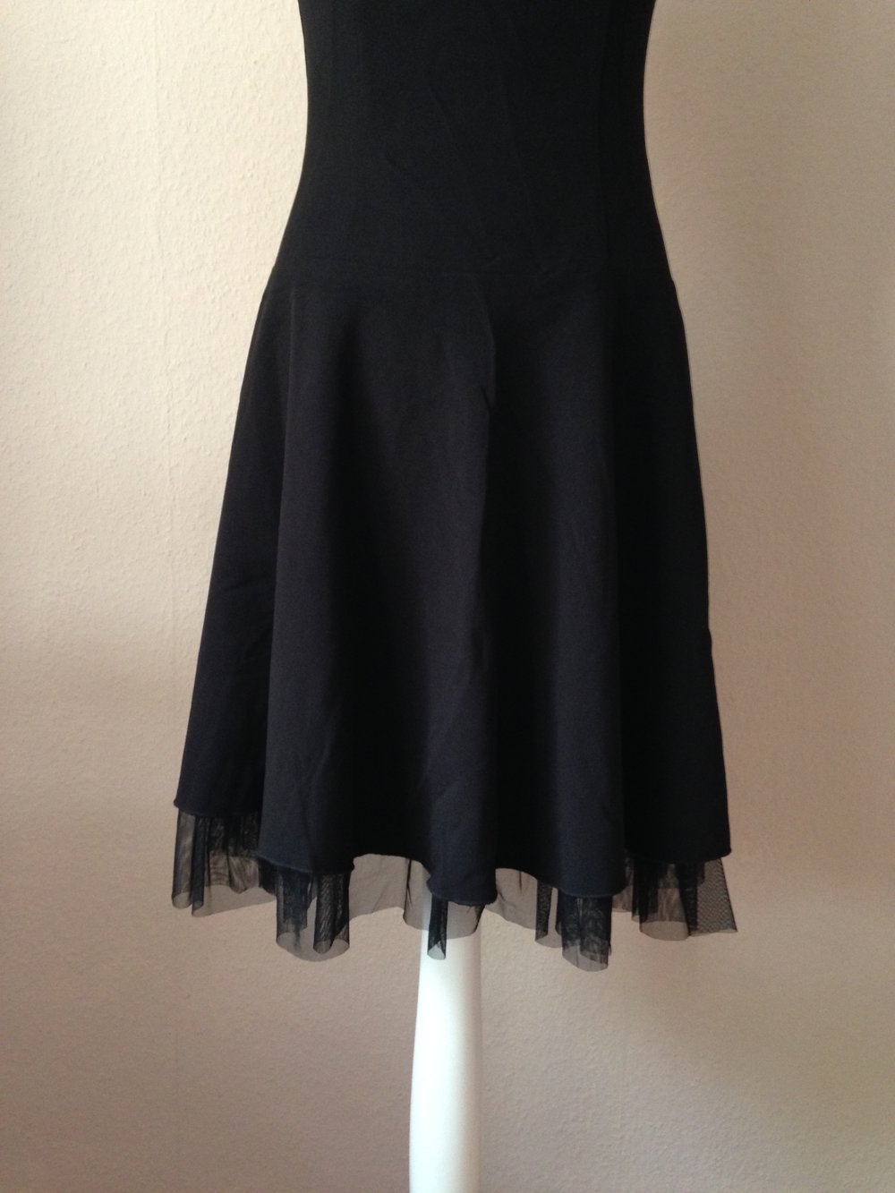 Schwarzes Kleid von Melrose, Abschluss, Abiball