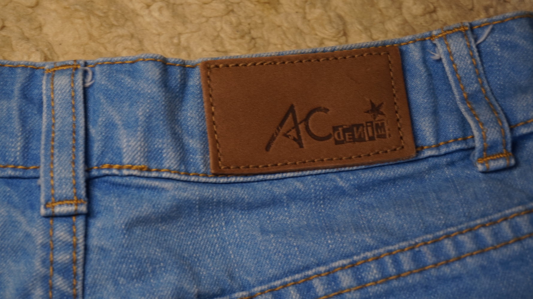 Kurze Jeans hellblau XXS