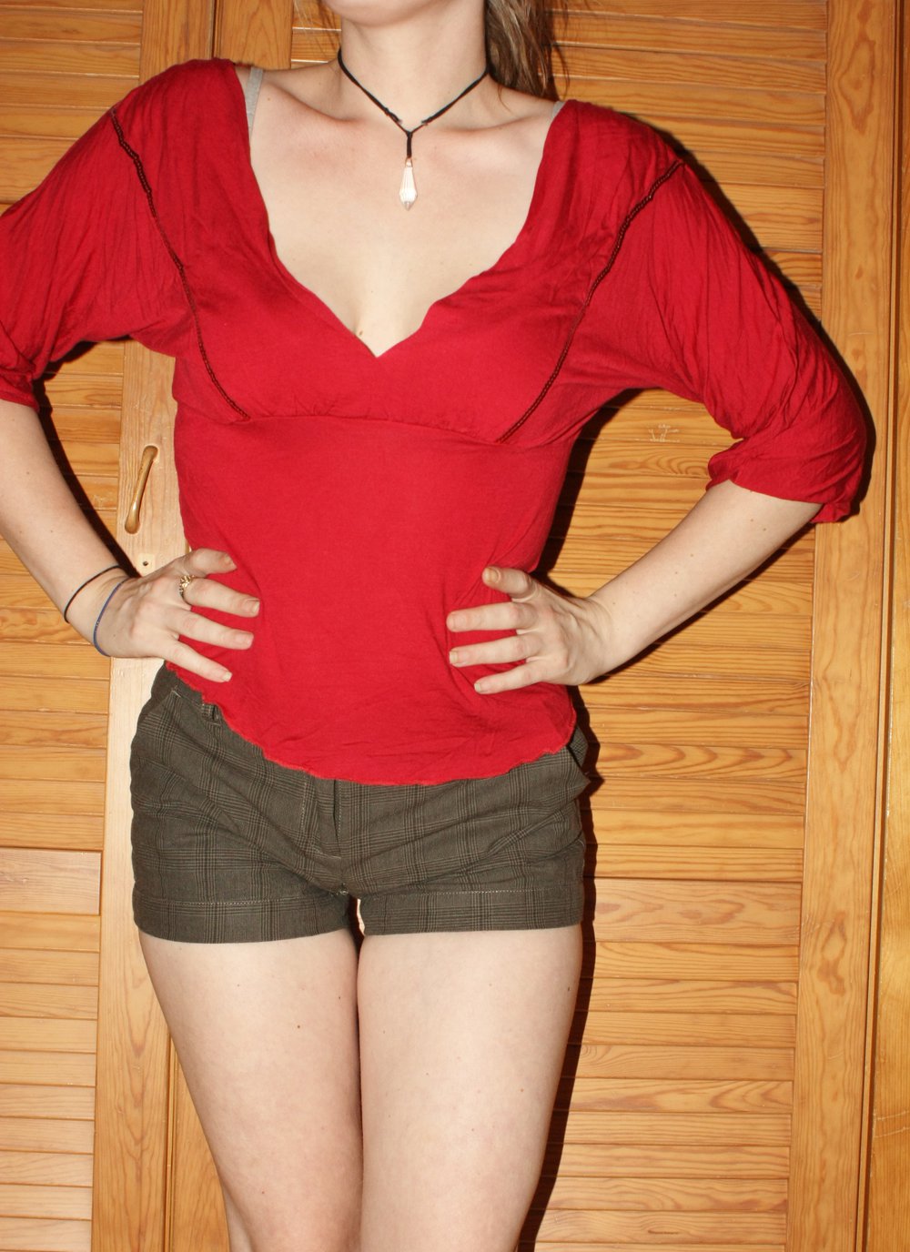 3/4 Arm Top / Shirt, rot, Pailletten, unten enger oberhalb im Brustbereich lockerer sitzend