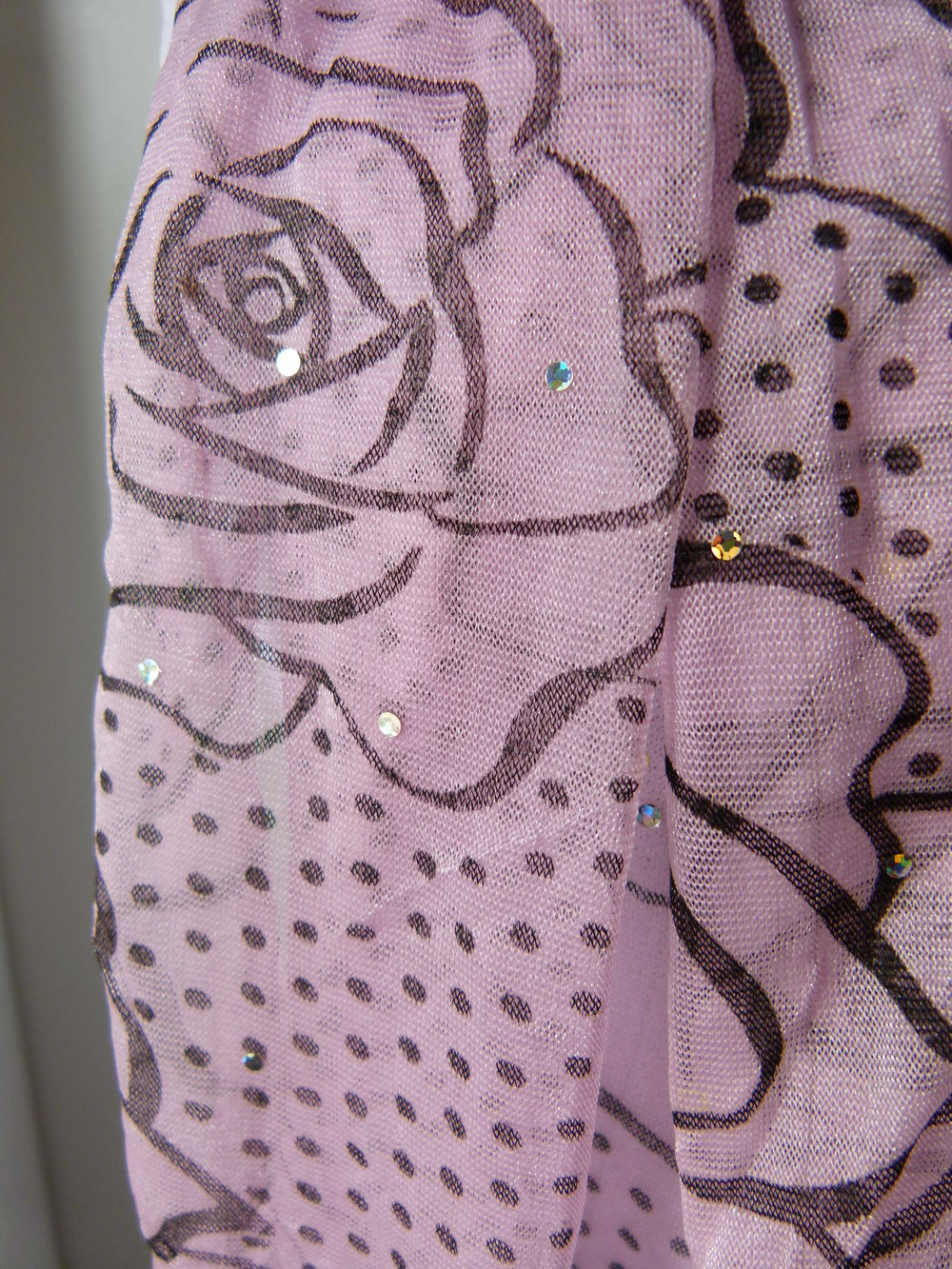 XL Halstuch Schal, rosa schwarz mit Rosenmuster und Glitter, Boho Mori Romantik Lagenlook