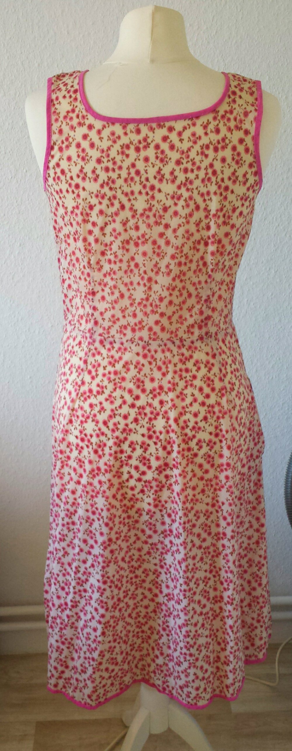 Vintage Kleid mit Blumen 36