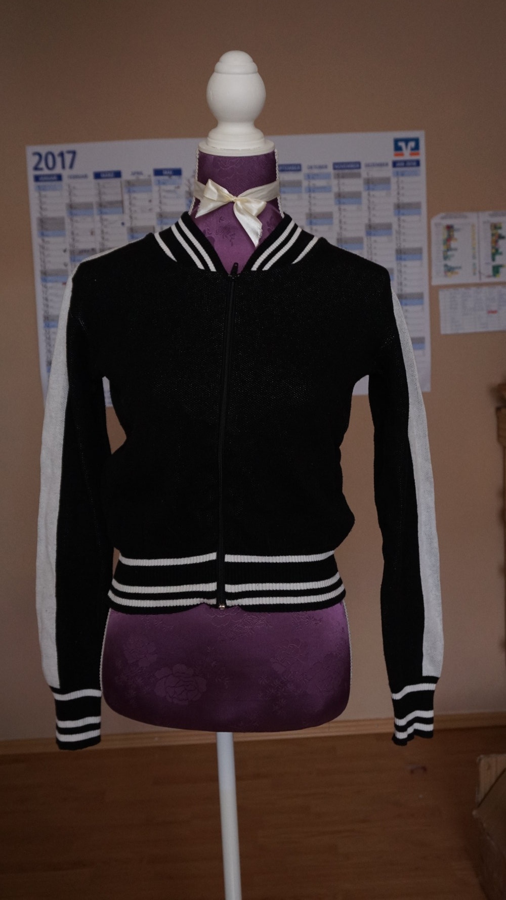 Bomberjacke Strick Sportlich Gr. 34 schwarz weiß 