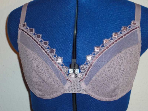 Lila Wolford Spitzen-BH 75D (Originalpreis 120€)