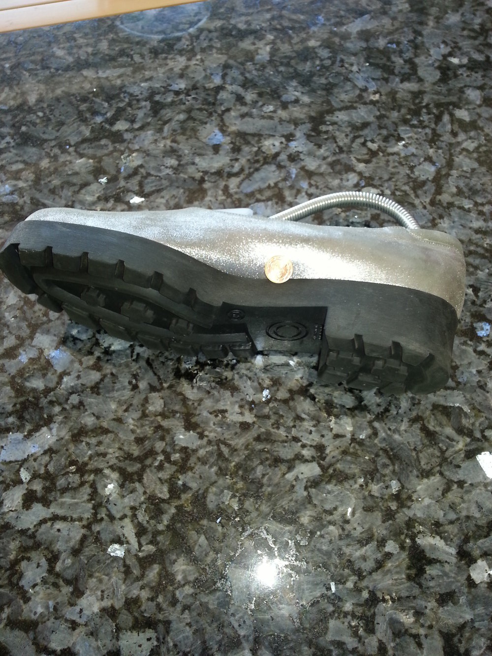 Silberfarbene Schuhe von Kevin Moore (Made in Italy)