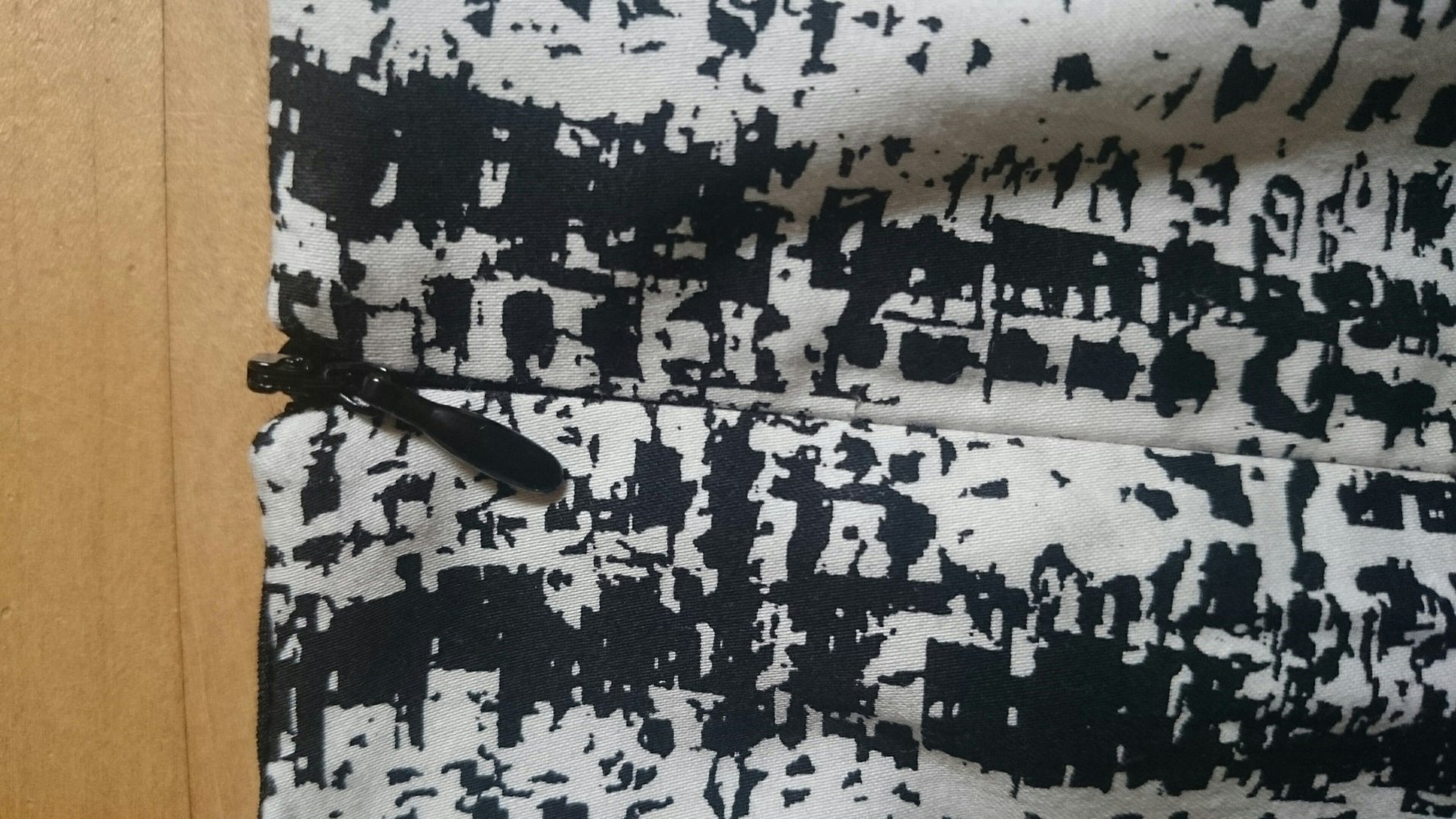 Schwarz weißes kleid 