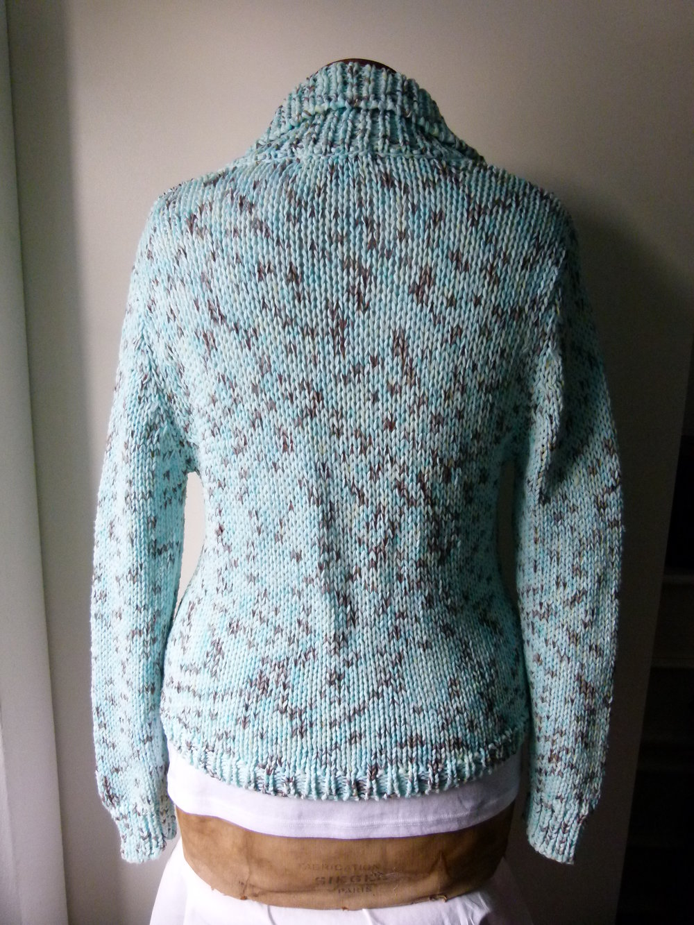 Strickjacke Cardigan, pastellblau braun meliert, mit Zierschnürung, Boho Hippie Goa Festival Elfen Mori Lagenlook