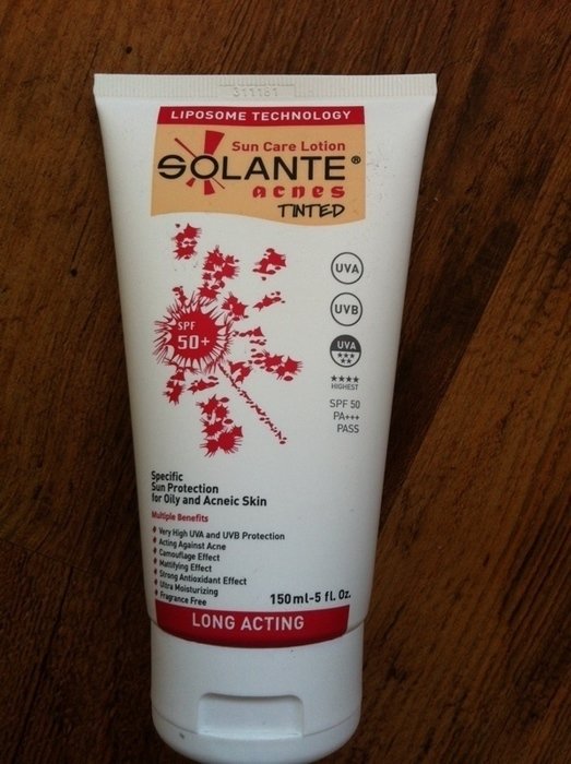 Solante Acnes Tinted SPF 50, 150ml, Sonnencreme für Akneanfällige Haut, getönt