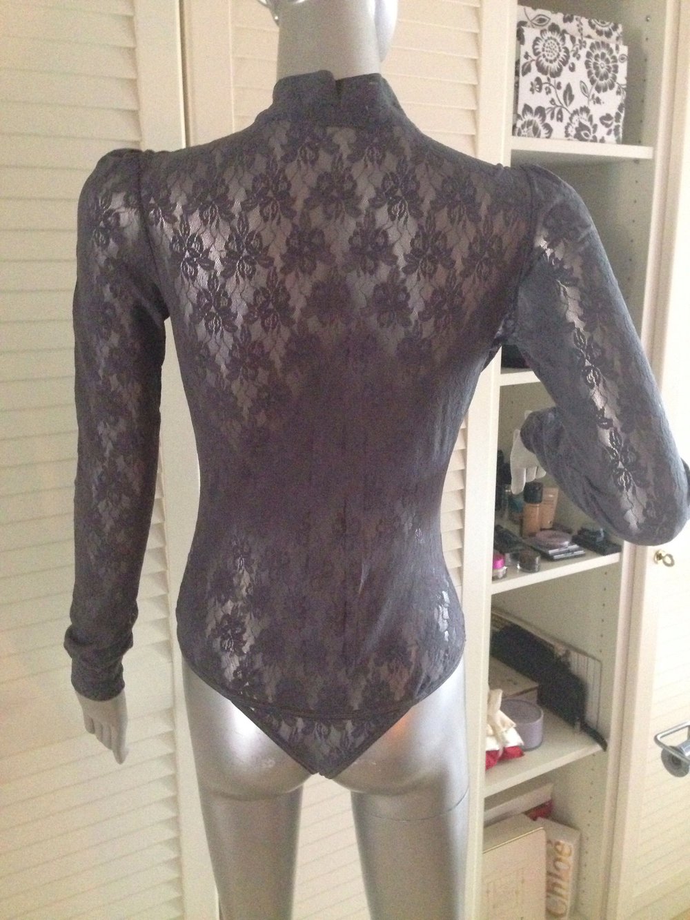 Sisley Spitzenbody neu grau mit Schleife zum binden