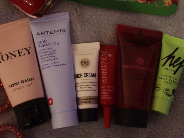 Annayake Toni Gard Artemis Douglas Invisibobble Parfümerie Neu