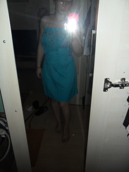 Türkises Kleid