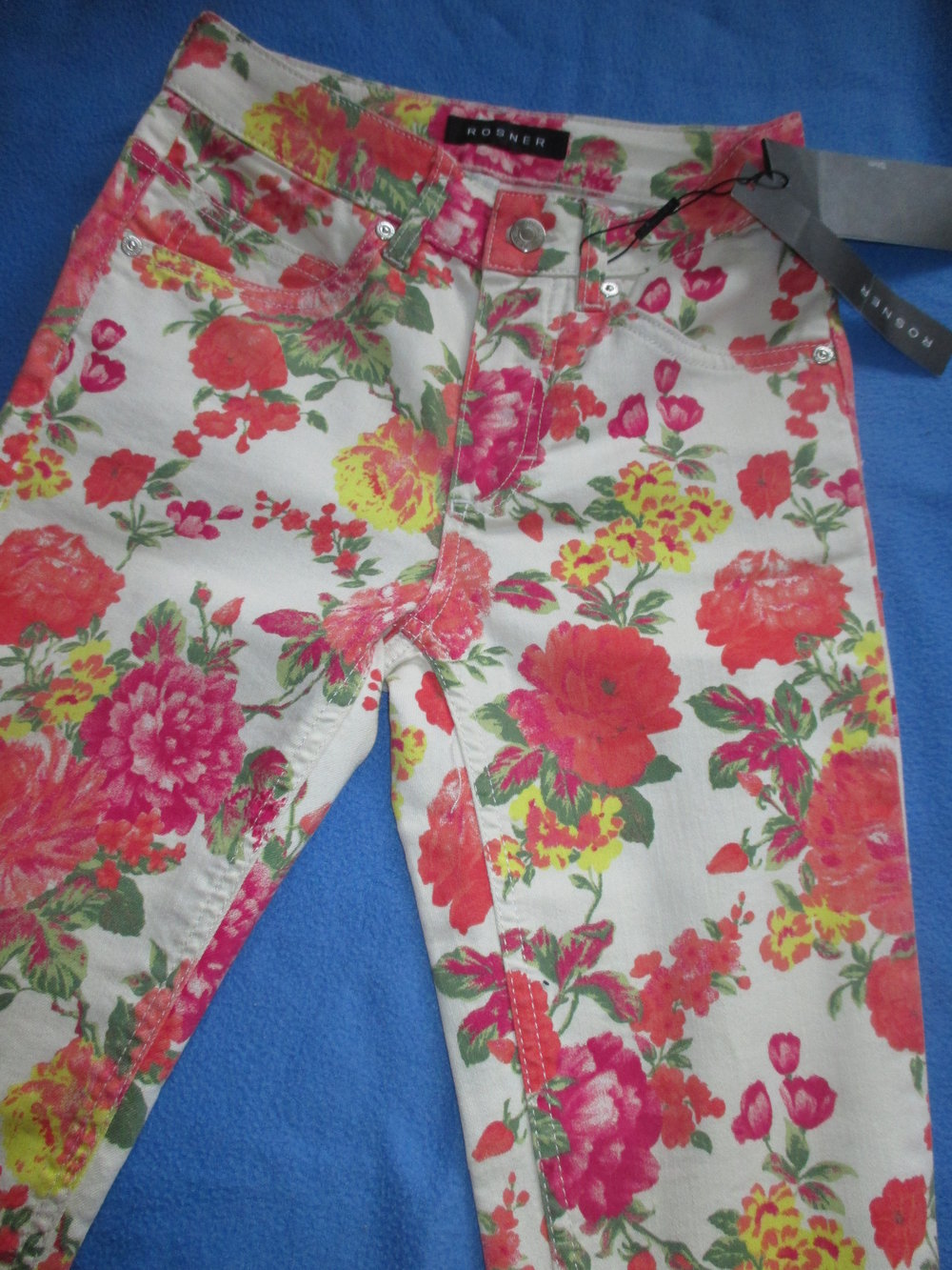 NEU mit Etikett Rosen Blüten Flower- Power Romantik Röhren Skinny Jegging Jeans Hose 