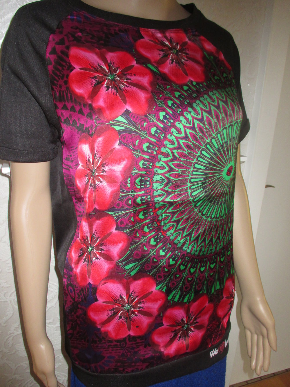 NEUw Blumen Blüten Flower- Power Seiden- Satin Glitzer Stickerei TUNIKA BLUSE SHIRT 