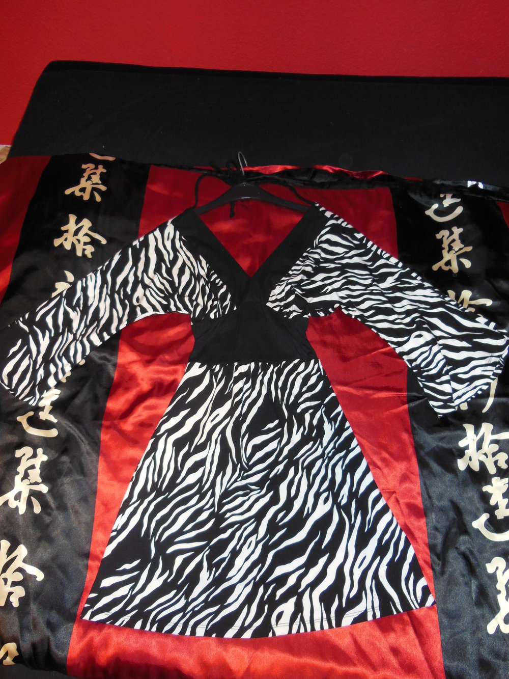 Kleid Zebra Look V-Ausschnitt NEU Gr. 34