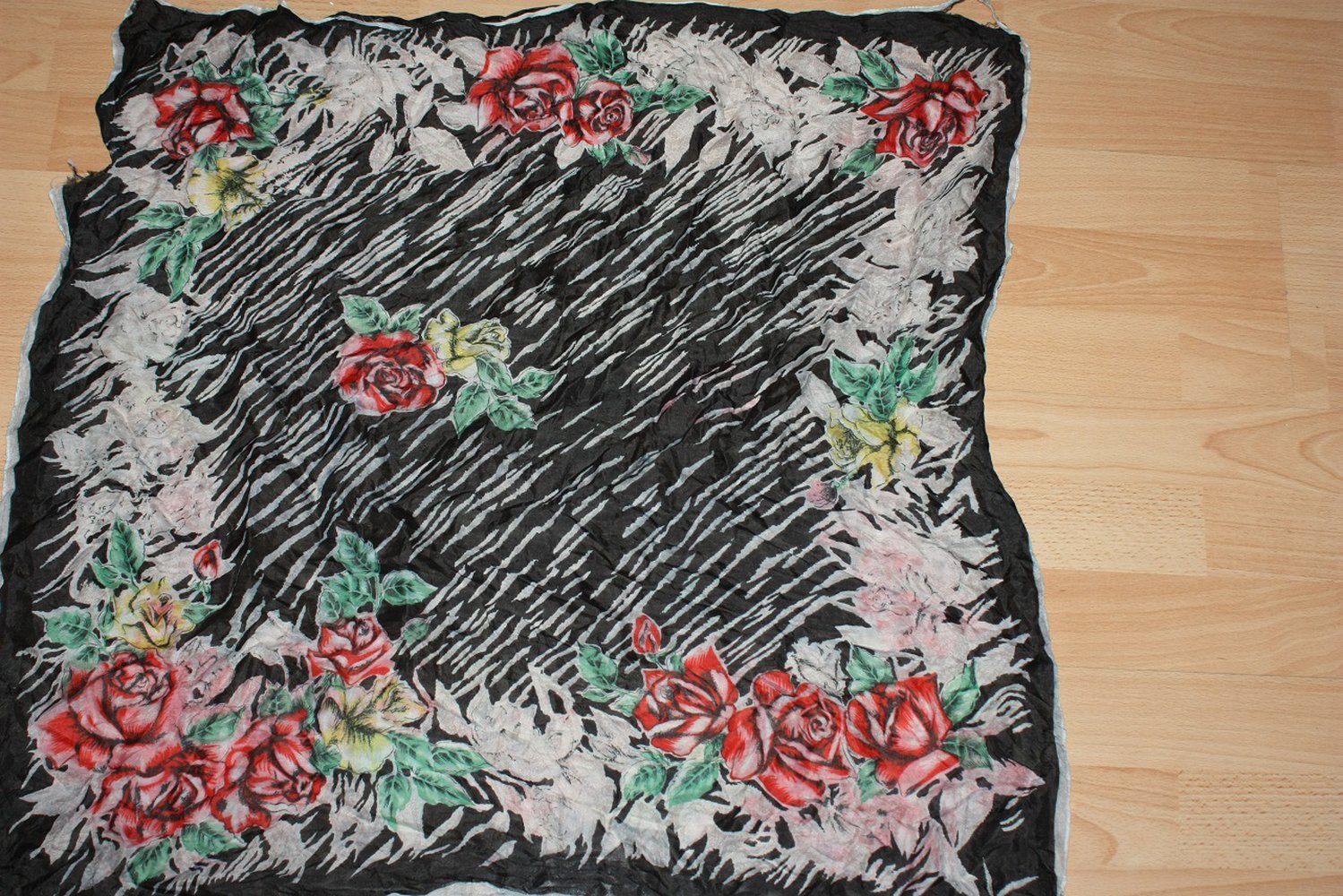 Blumenmuster Schal, Tuch, hauchdünn, weich, florales Muster
