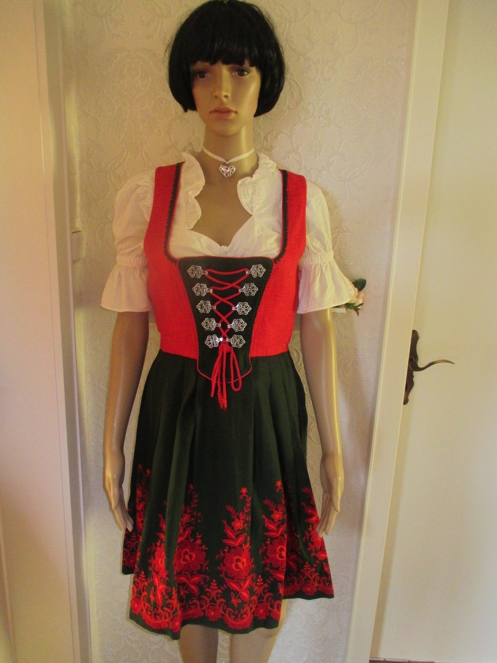 Original Granny VINTAGE * Nostalgie * Brauchtum * Folklore * Trachten * Blüten- Ranken- Stickerei * Volks * Oktoberfest * Dirndl * Kleid 
