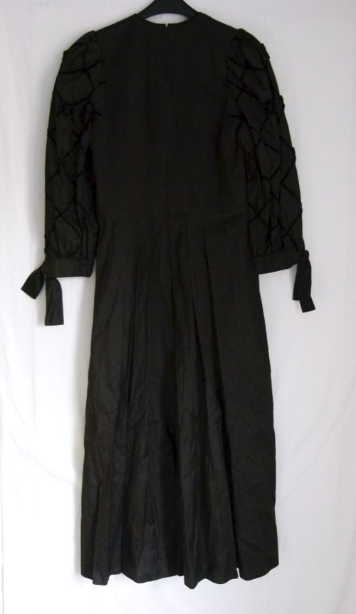 Seiden Folklore Kleid, historischer Schnitt, mit Samt, schwarz, Gothic Trachten Larp Silk Velvet Cottagecore Vintage Retro
