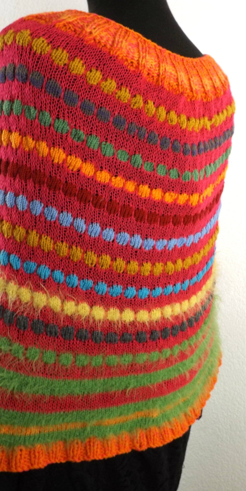 Poncho - Capelet - gestrickt - bunt