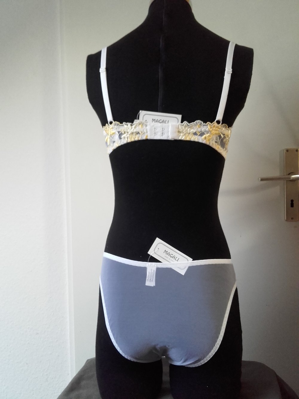 Magali, gelbweiß durchsichtiig, slip 40 BH 75C
