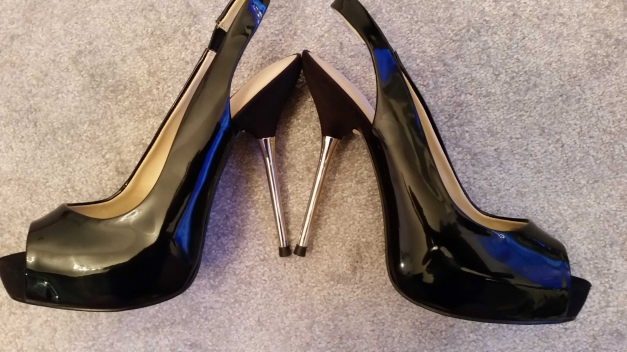  Zara Highheels in lackschwarz