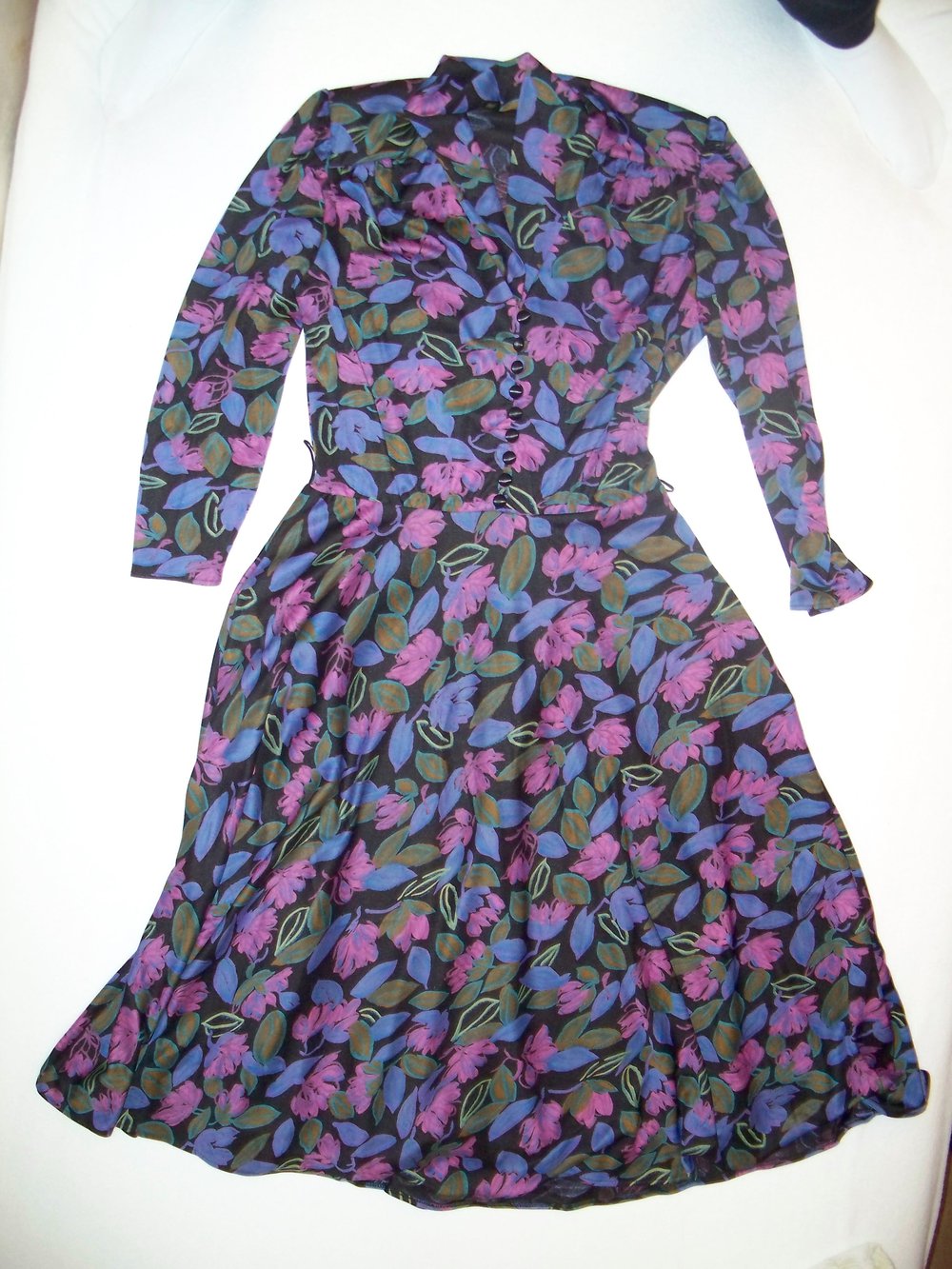 VINTAGE// Schönes wadenlanges Kleid gemustert mit Blumen Gr. 34/ 36