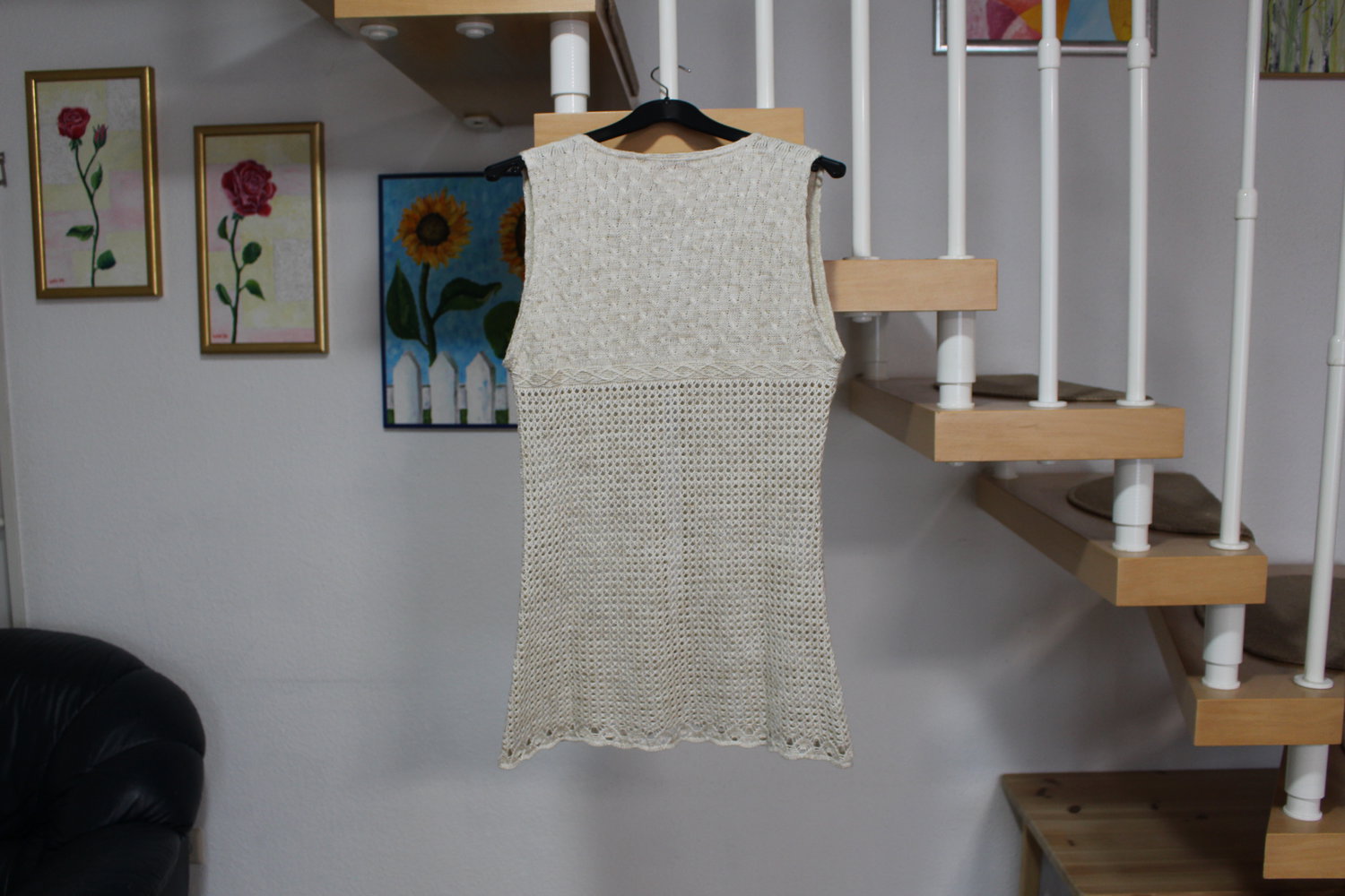 354. Neue lange Strickweste von Damart/Frankreich, Gr. 38, beige