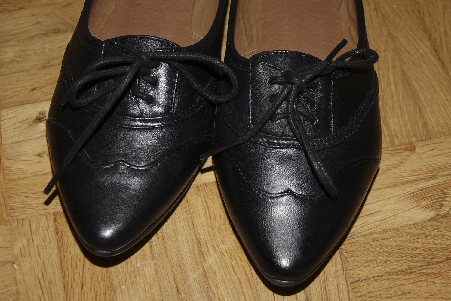 Schwarze schicke Lederballerinas