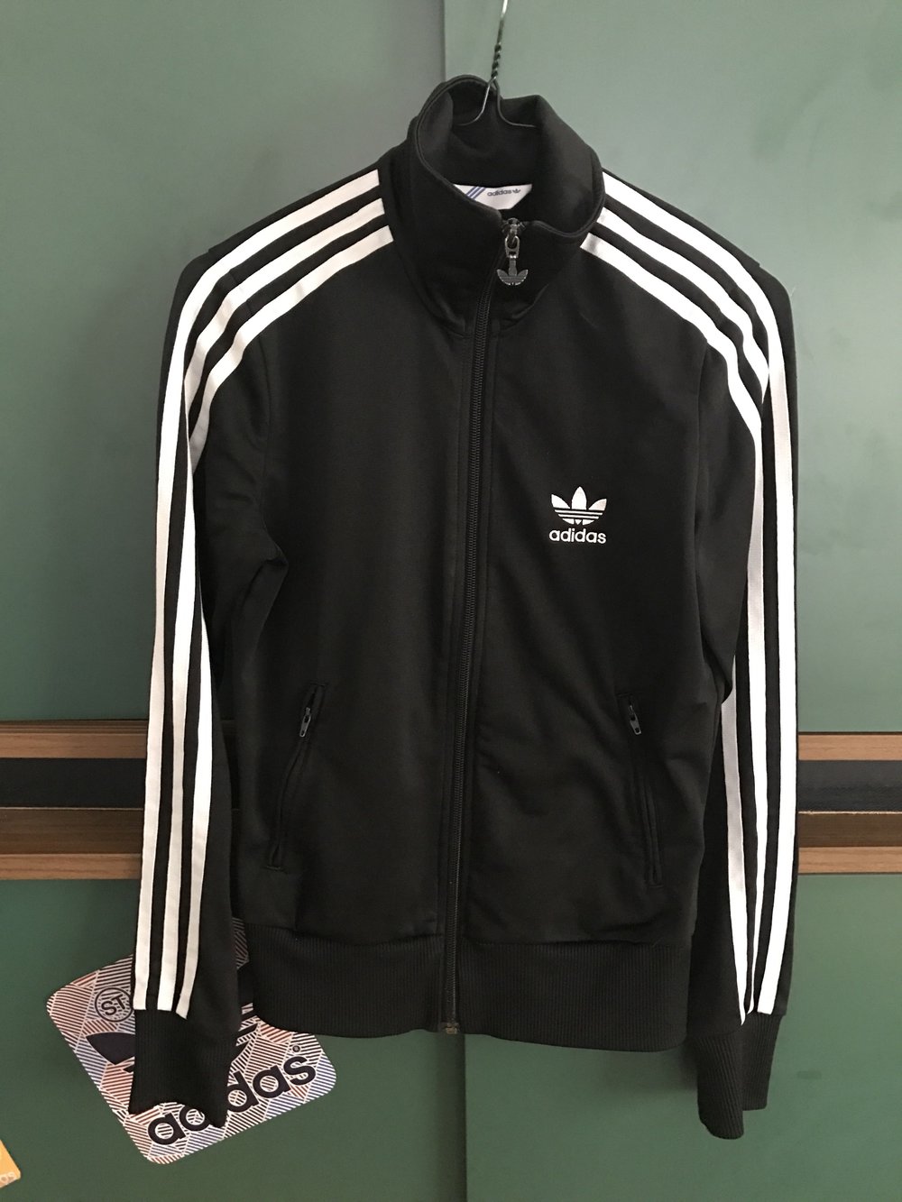 Adidas Superstar Jacke Damen in Schwarz / Weiß Adidas Superstar Jacke Damen in Schwarz / Weiß