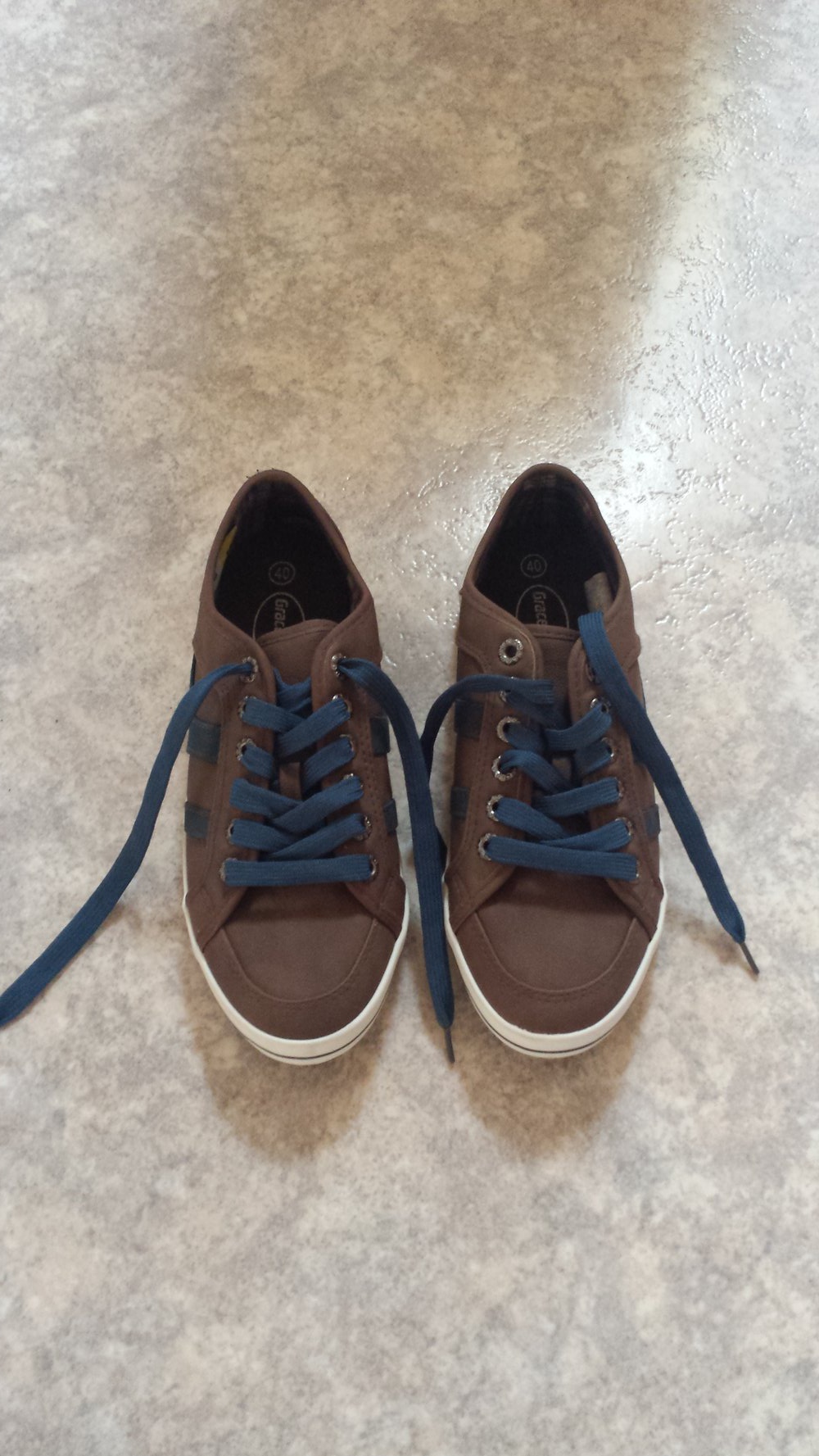 Schöne Sneakers von Graceland