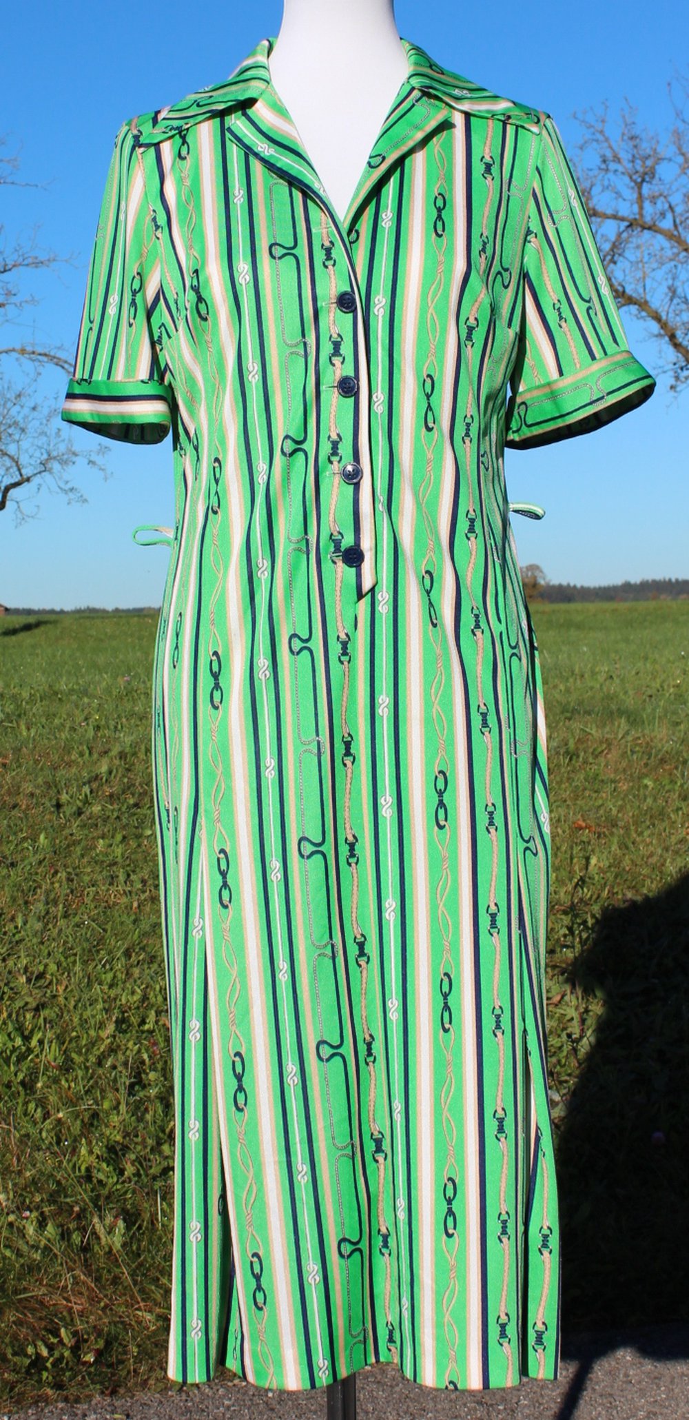 grünes True Vintagekleid mit weiß creme dunkelblauem Muster (Streifen, Seile, Knoten), ca. Größe 42
