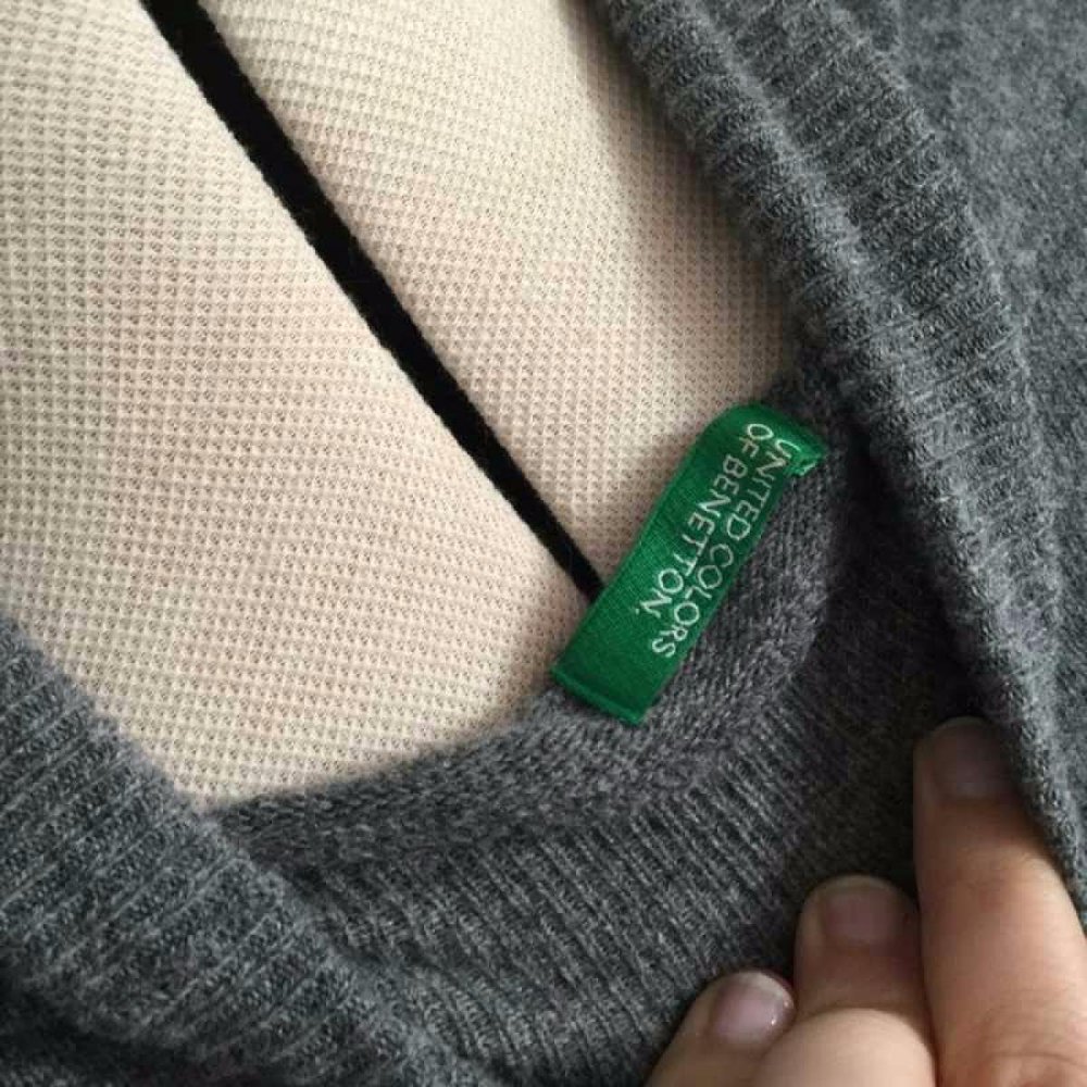 Grauer Rollkragenpulli von benetton