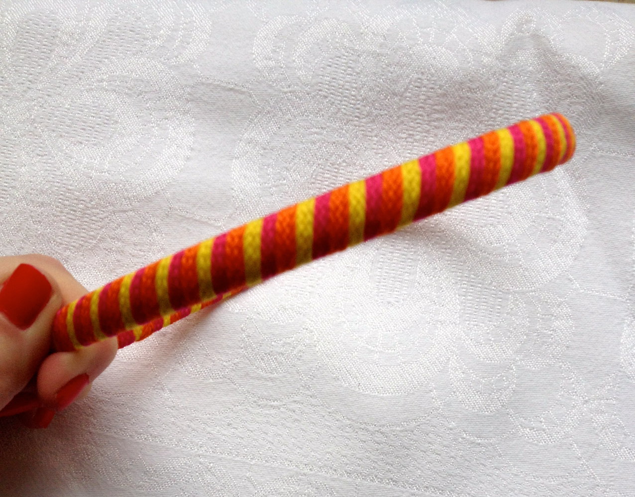 Schöner schmaler Haarreifen