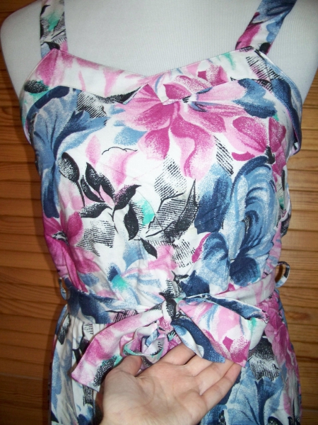 VINTAGE// Wadenlanges Trägerkleid mit Blumenprint im Boho-Style von *Jersey Josephine* Gr. 34/ 36