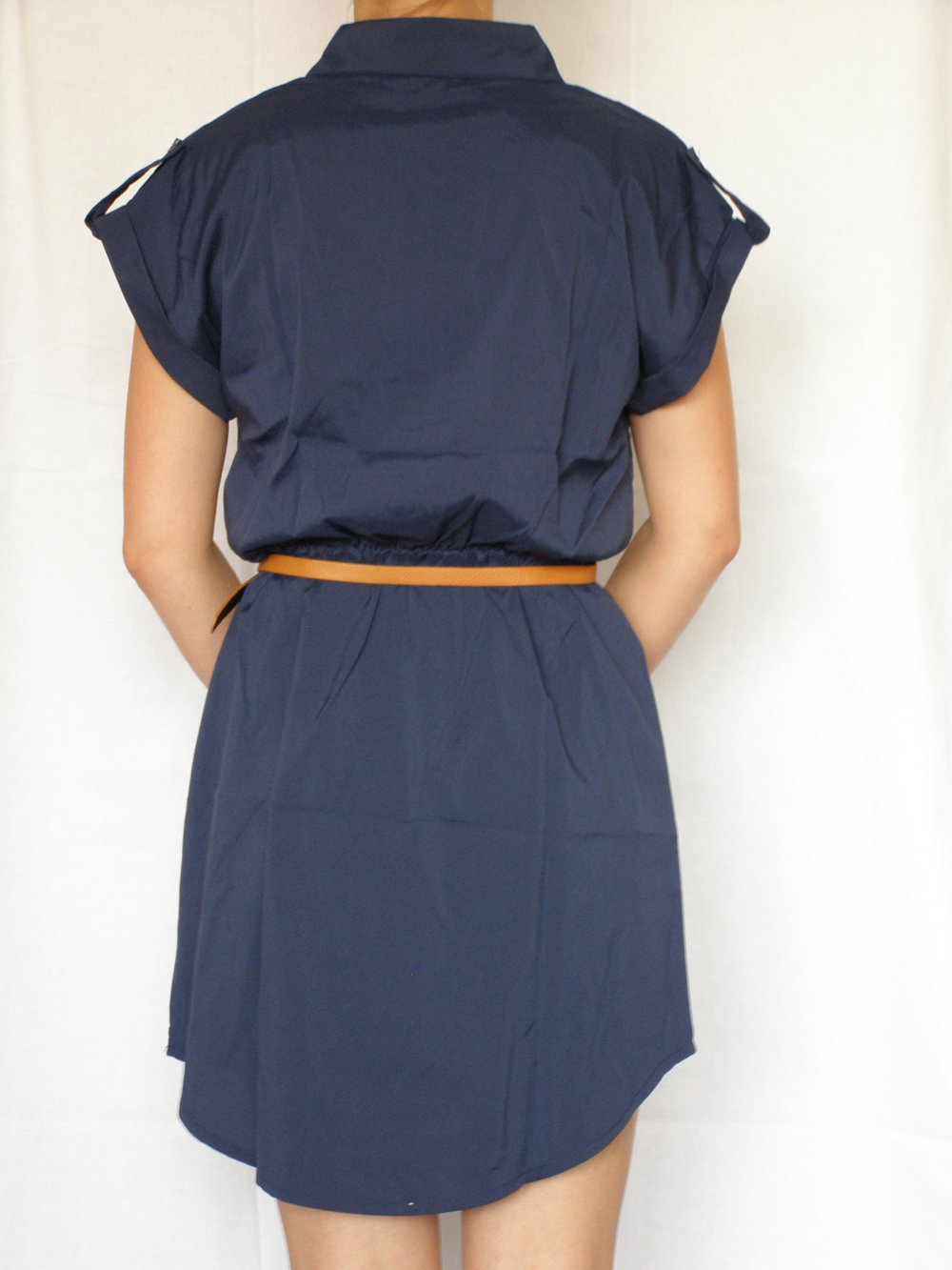 Kleid mit Gürtel