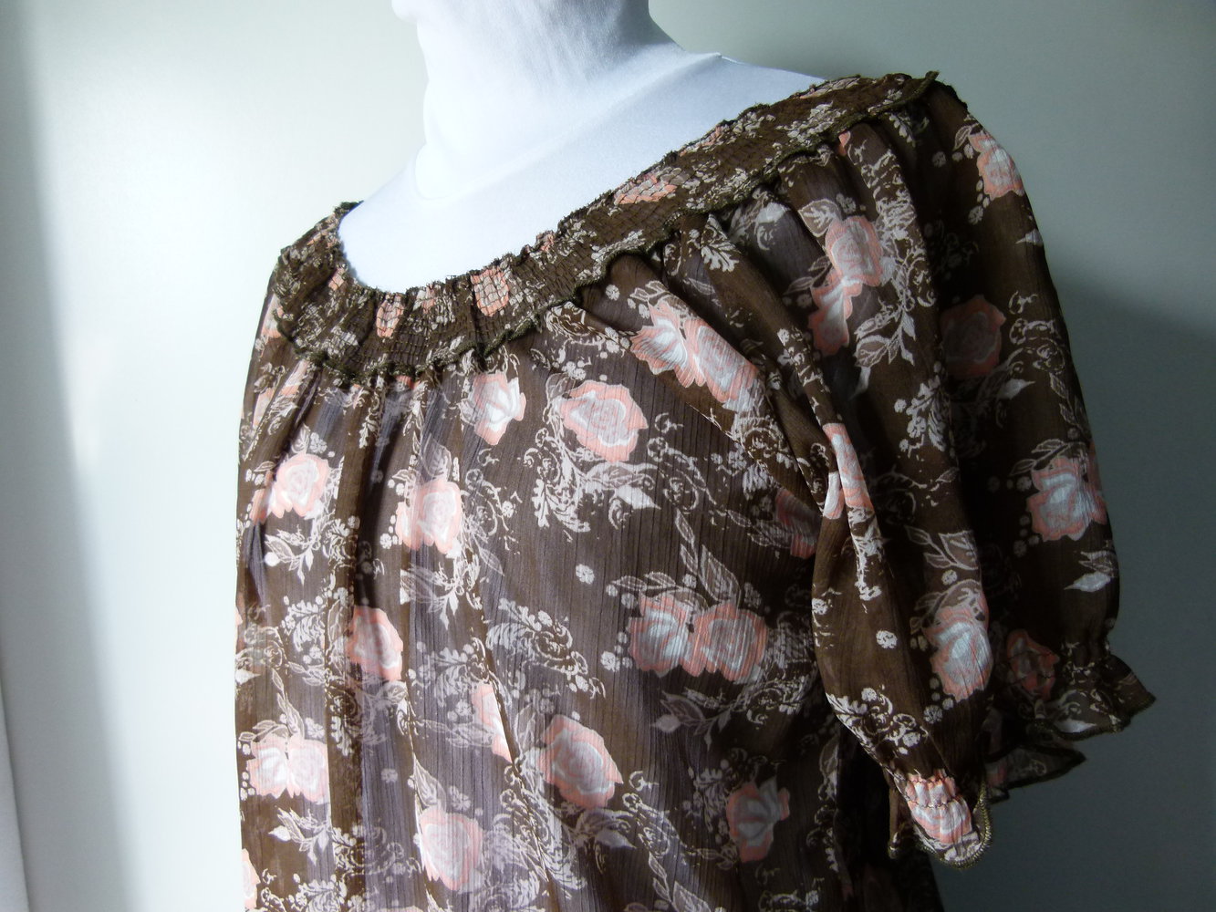 Carmen Chiffon Tunika Shirt in braun mit Rosenmuster, Mori Boho Hippie Goa Festival Romantik Lagenlook