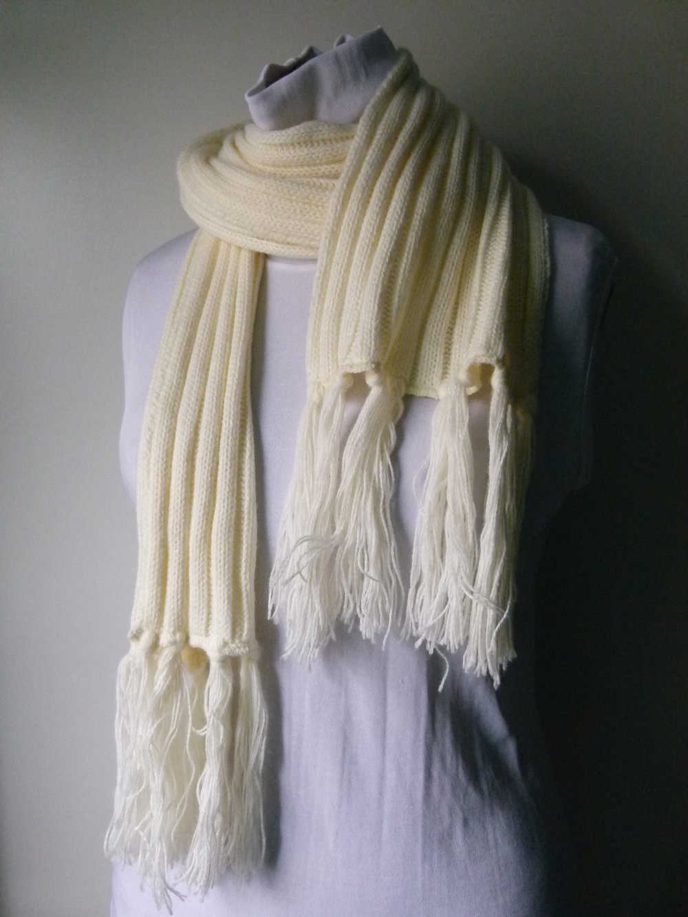 XXL Strickschal Schal, creme weiß vanille, mit langen Fransen, Boho Mori Goa Festival Lagenlook Winter Knitwear