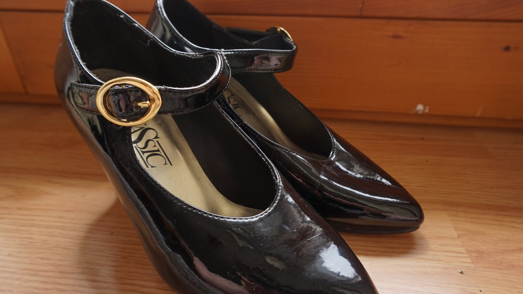 Schwarze Lackpumps