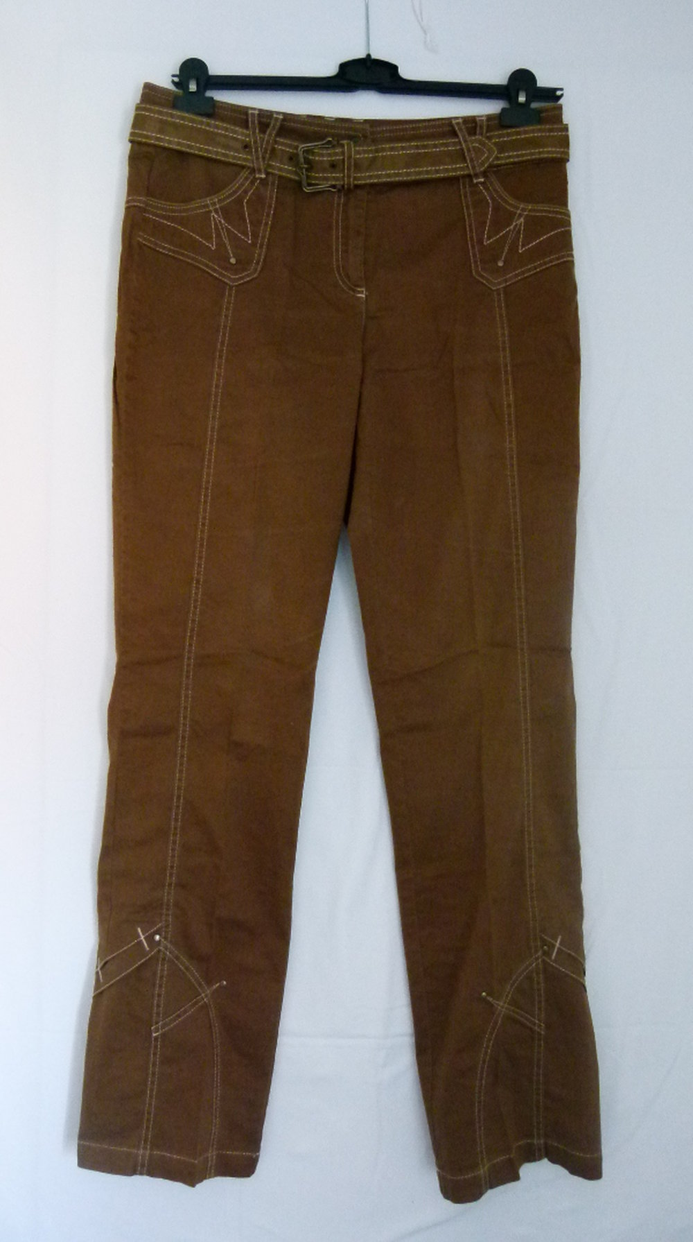 Boho Hose mit Gürtel, braun khaki mit Ziernähten, Mori Goa Festival 