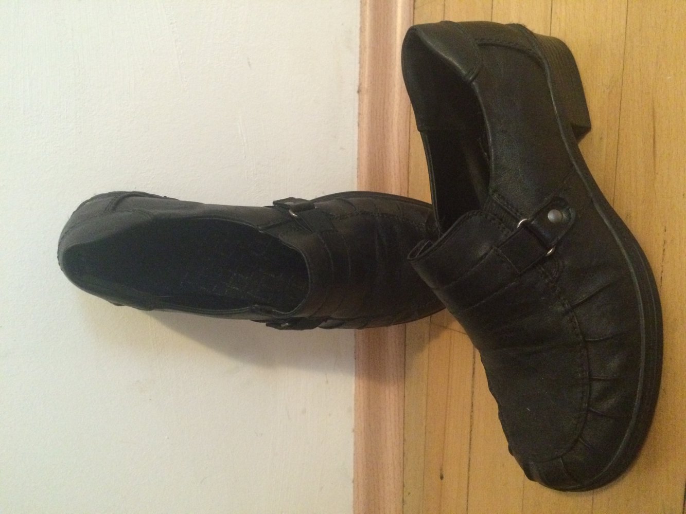 Schuhe schwarz Brogues Leisetreter