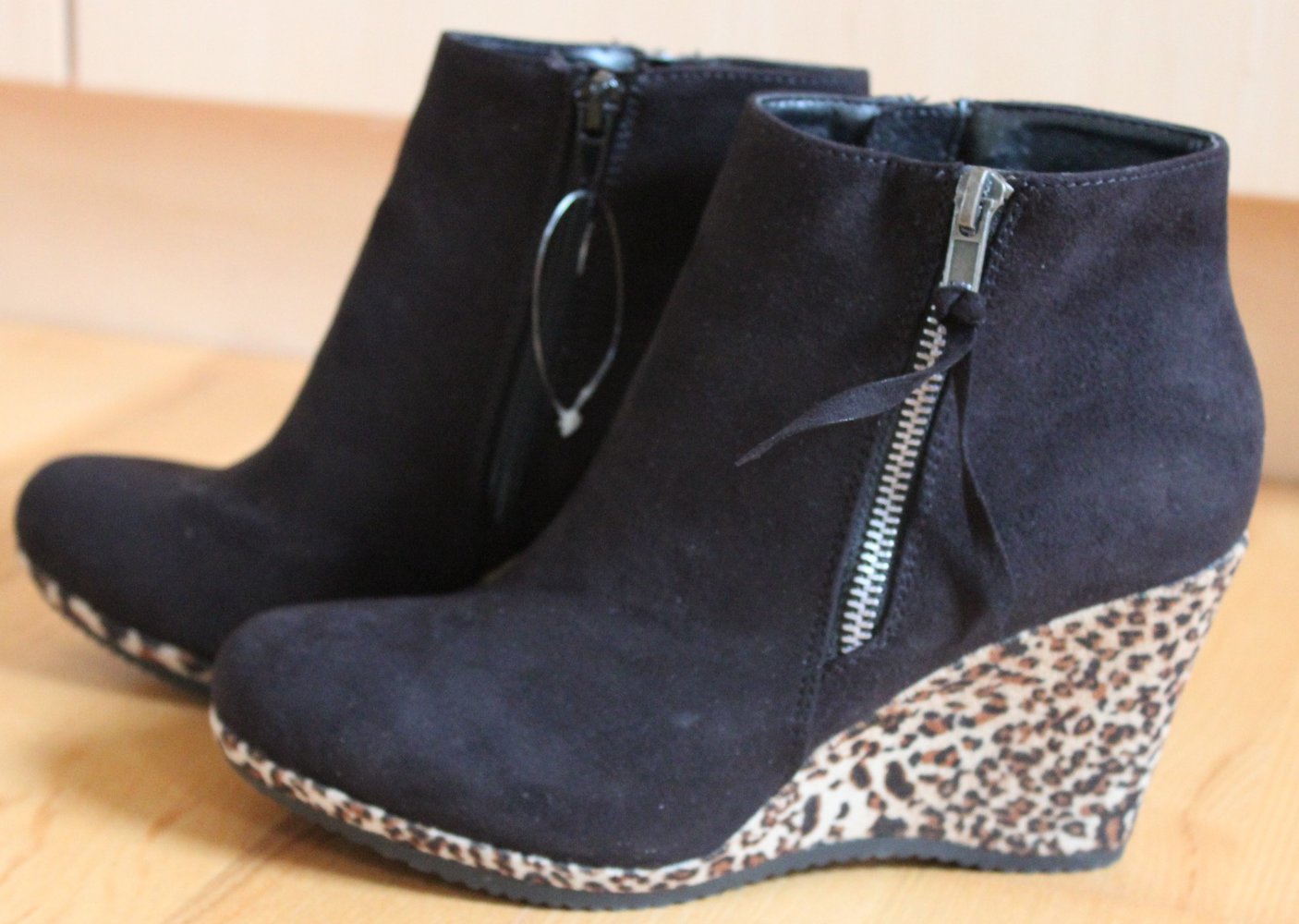 schwarze Ankleboots mit Keilabsatz, von Graceland, in Größe 37