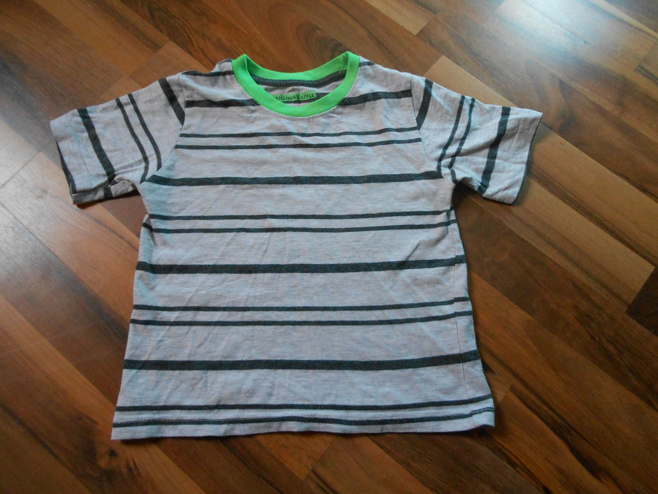 T-Shirt schwarz grau gestreift 104 Rebel