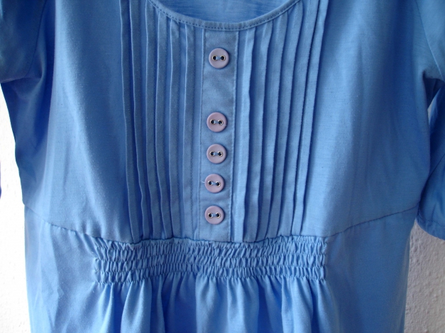 Blaues süßes romantisches Shirt mit Knöpfen und Raffung 42/44