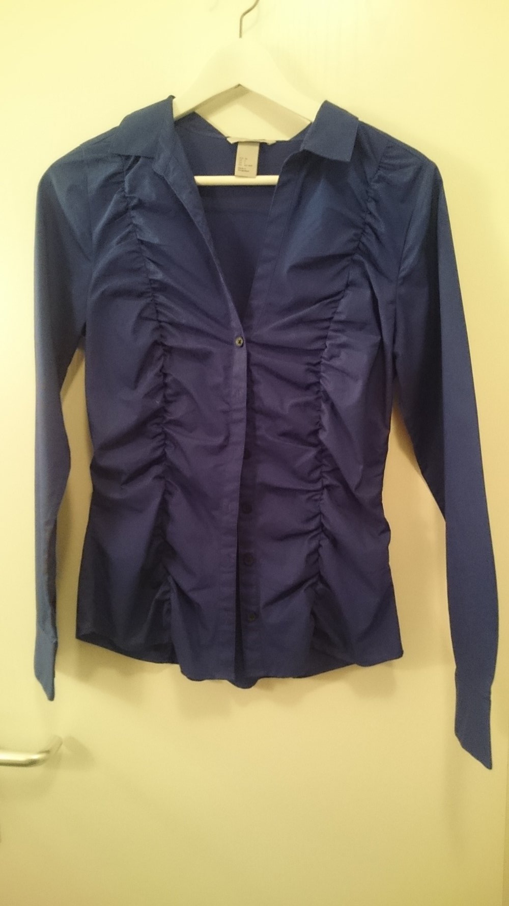 Royalblaue Bluse mit Details (Nie getragen!)