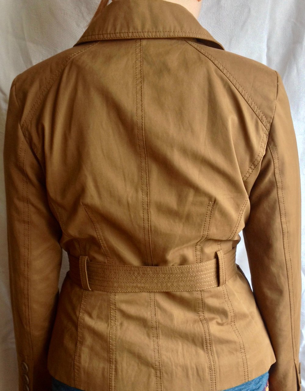 Wunderschöne Übergangsjacke im Trenchcoatlook von Donna by Hallhuber