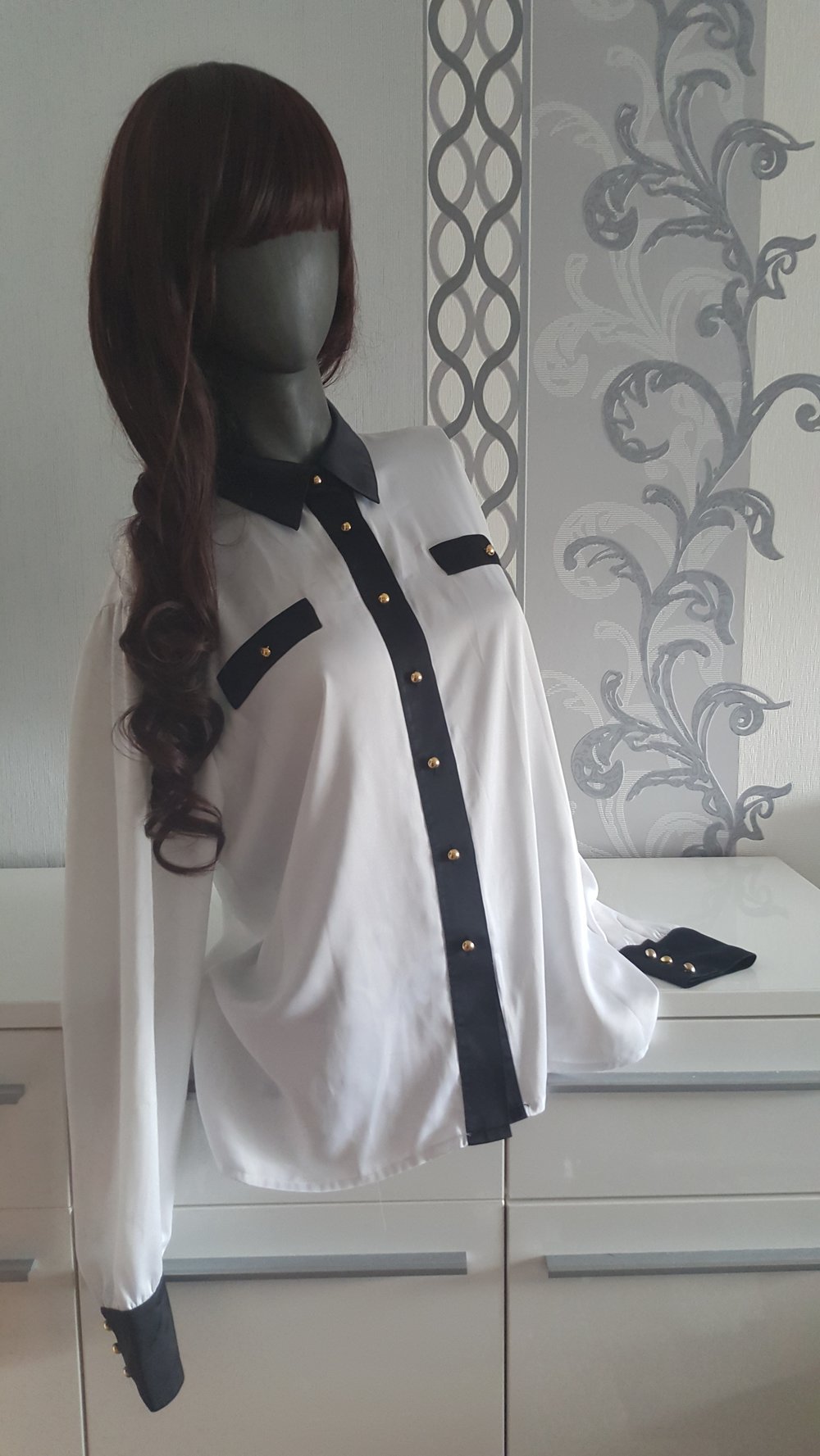Elegante Bluse schwarz weiß mit Knöpfen gold XL 40 42