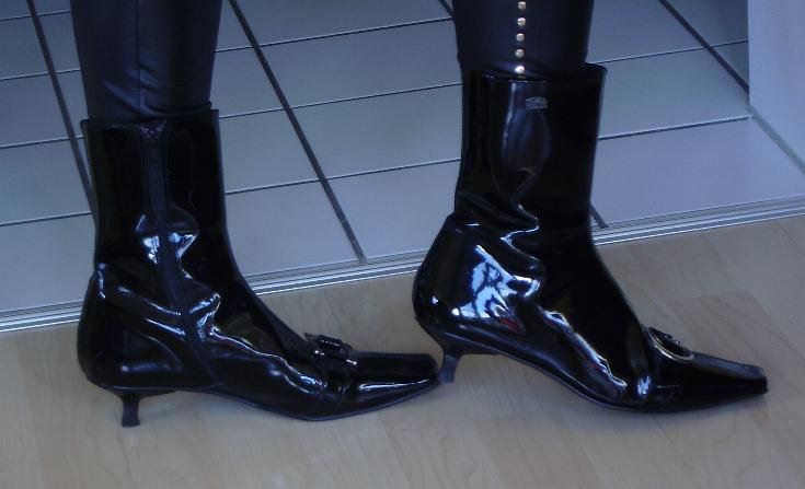 Buffalo Stiefelette Lack schwarz 1 x getragen Gr. 39 