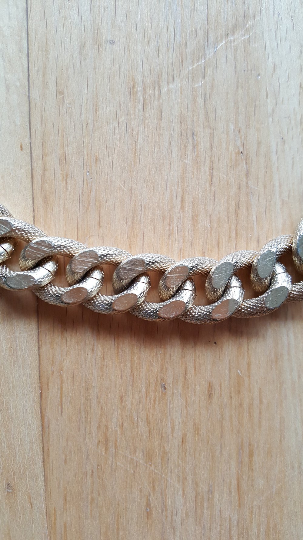 schöne Halskette