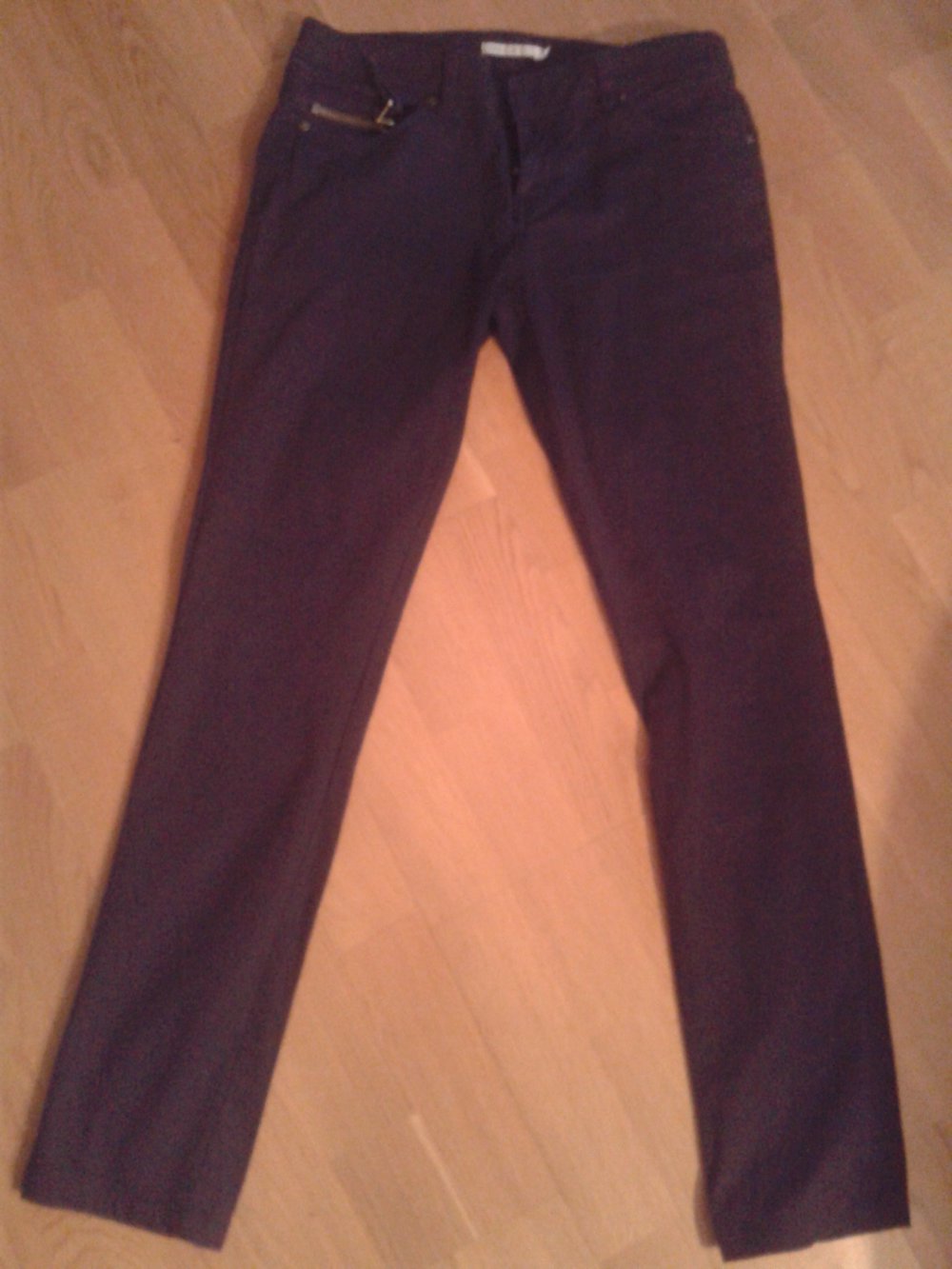 schwarze hose only