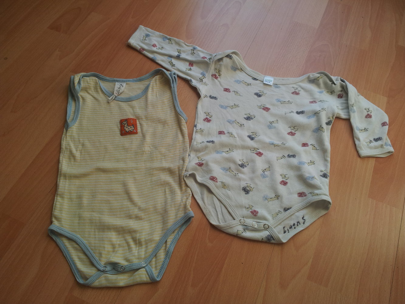  2x Bodies Gr. 86/92
