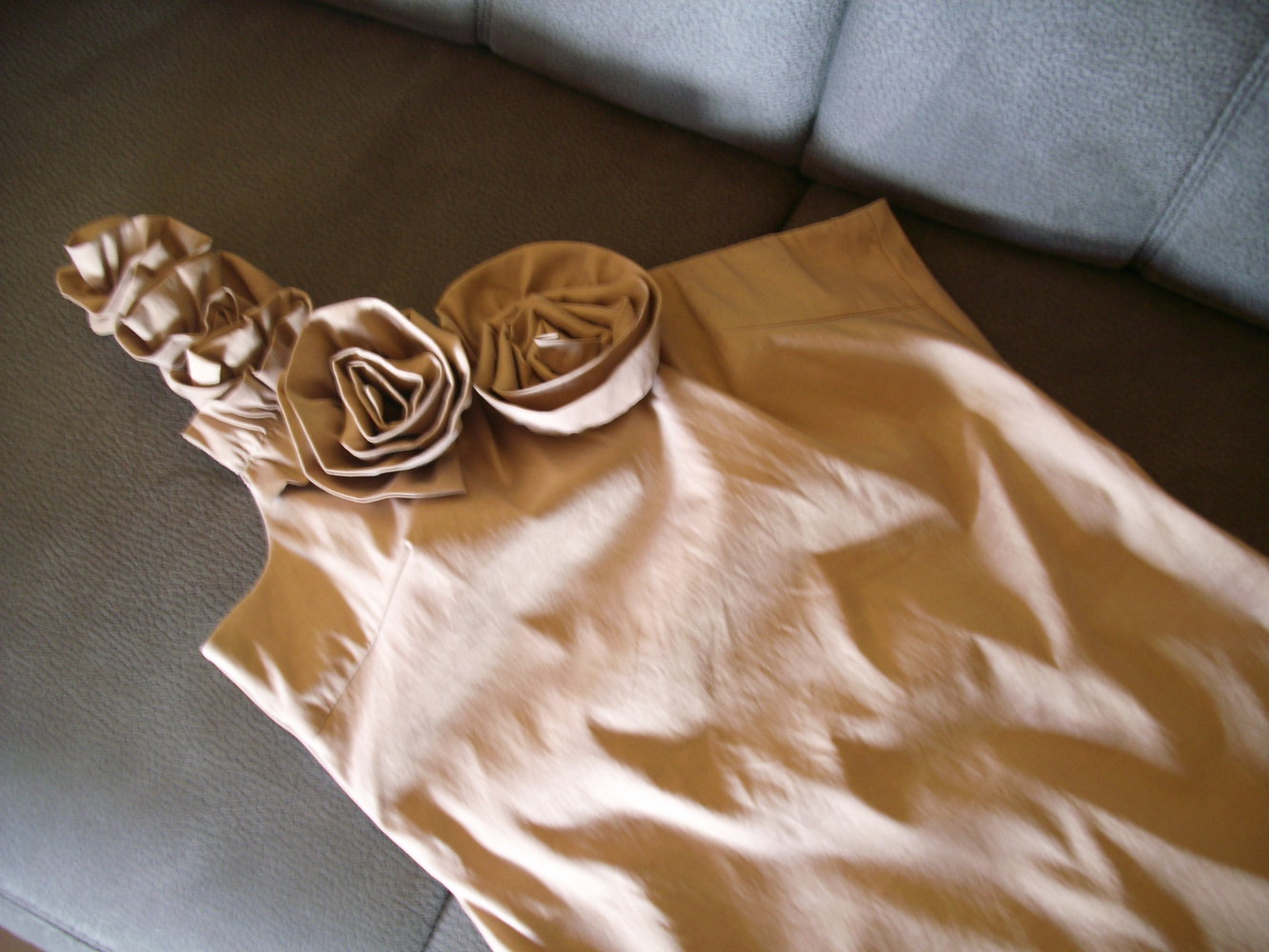 Festliches Mini Kleid, Stretch One Shoulder Gr.M/L, Cocktailkleid kurz nudefarben, Minikleid seidig glänzend Rosed Abiball, Hochzeit, Abendkleid 40/42 Offshoulder 