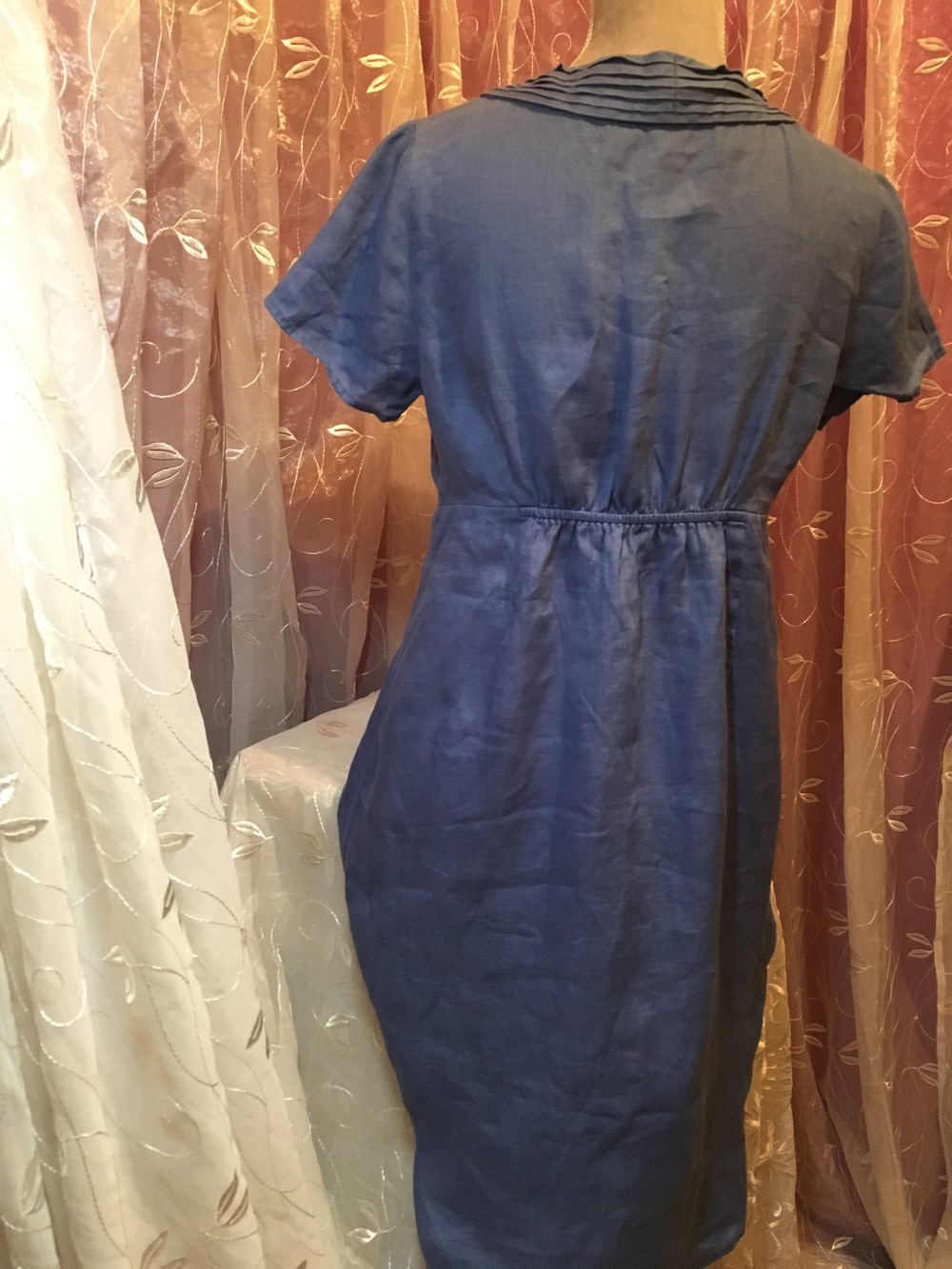 Ein Leinenkleid von Boden